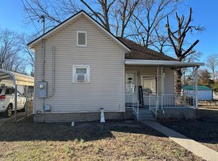 403 Layman St, Benton, IL 62812
