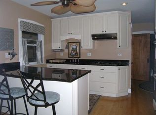 245 Herrick Rd, Riverside, IL 60546