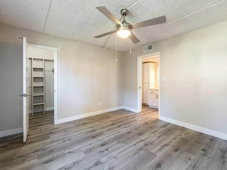 Arcadia Villa Apartments — Photo 9