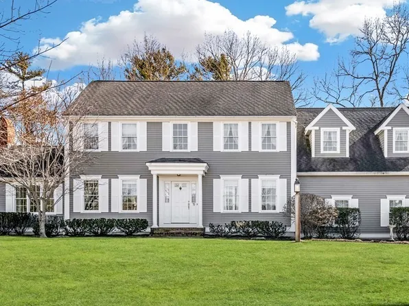 70 Milford Dr, Pembroke, MA 02359