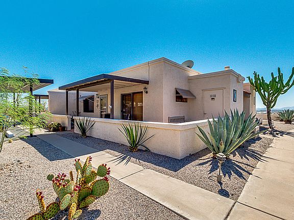 2nd image of 221 E Arizona Cir