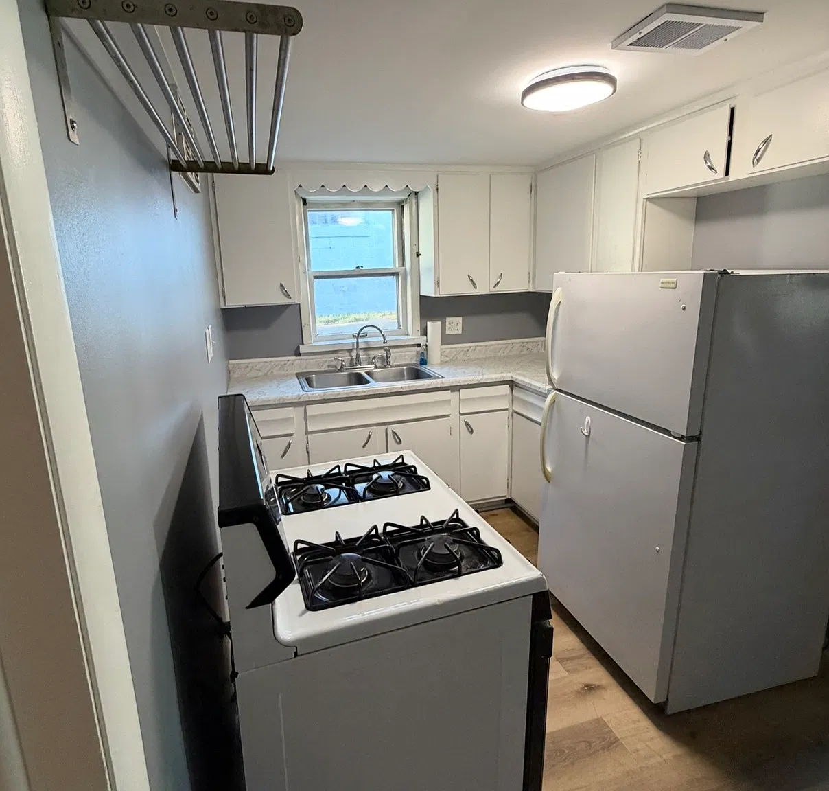 2 bed, $1,200 — Photo 3