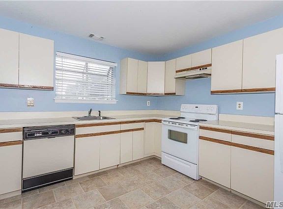 4th image of 403 Harborview Ct