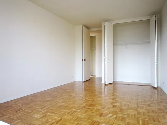 Rented by Apartments by Us | media 25