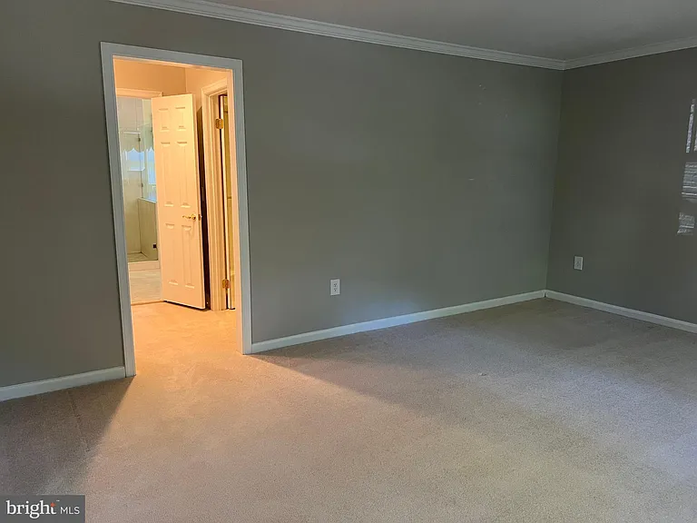 10220 Cedar Pond Dr — Photo 34