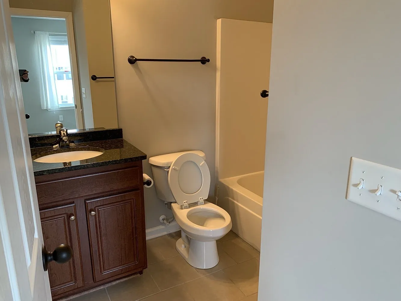 2 bed, 2.5 bath, 1200 sqft, $1,700 — Photo 4