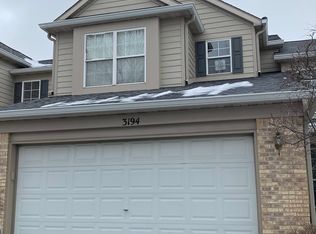 3194 Foxridge Ct, Woodridge, IL 60517