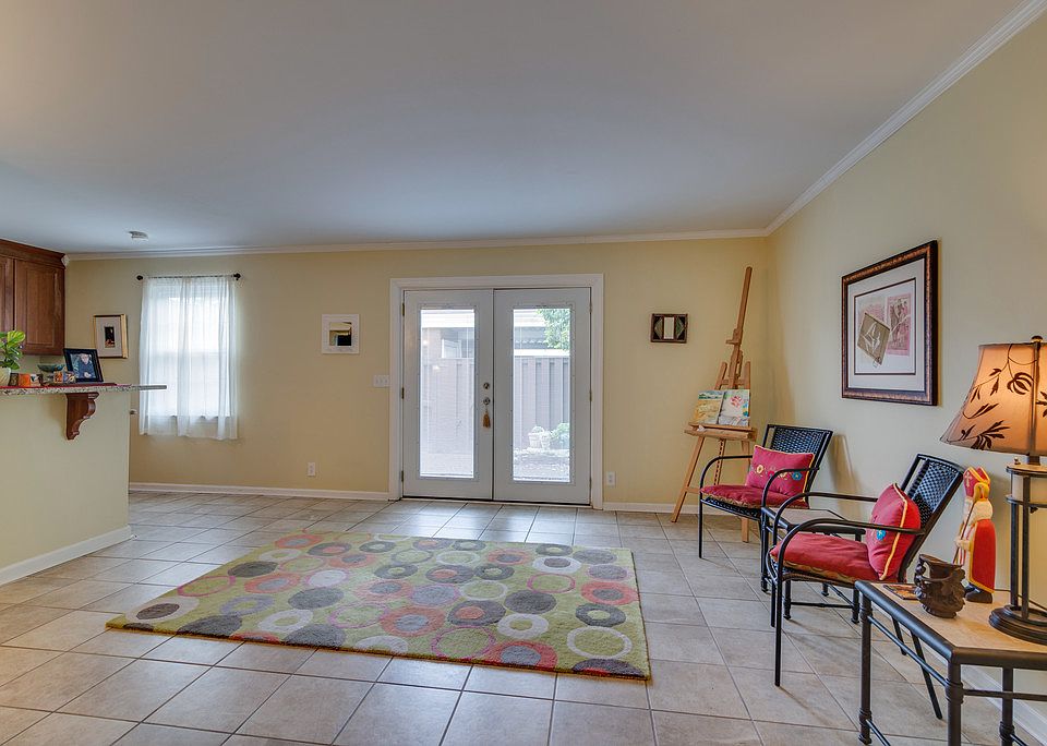 1st image of 525 Plantation Ct