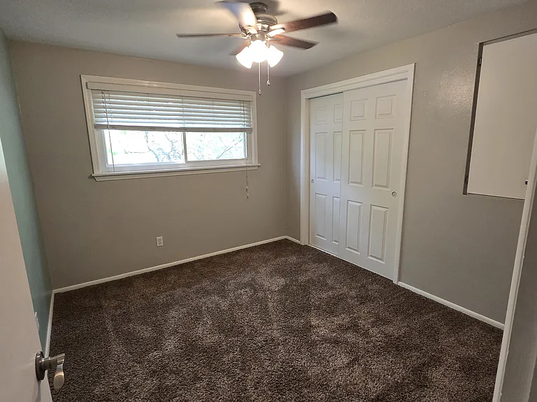 5222 W Wolfe St — Photo 9