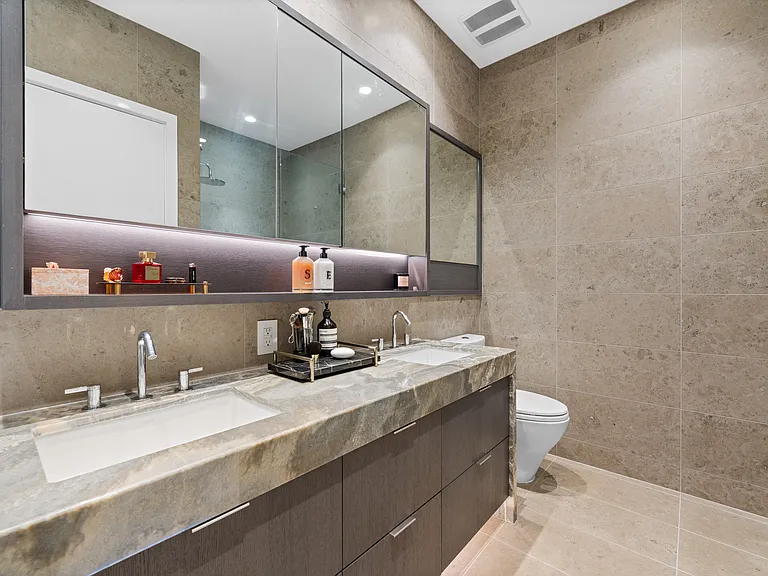 125 E 14th St #2403 — Photo 44