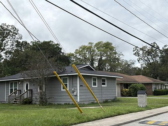 2nd image of 4019 5th St