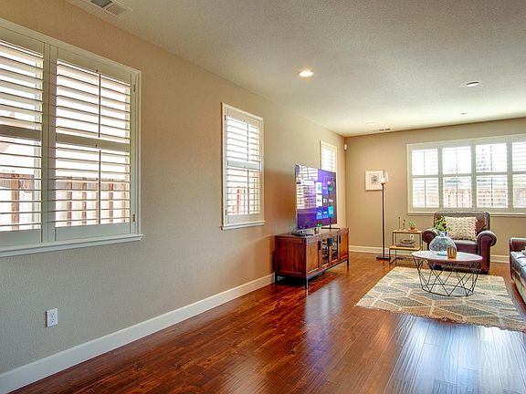 4th image of 19641 Annatto Ln