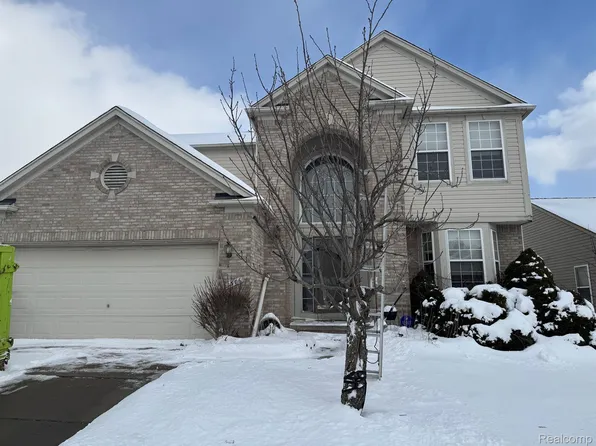 1506 Pebble Beach Dr, Pontiac, MI 48340