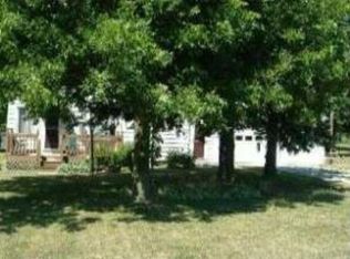 1502 S Lallendorf Rd, Oregon, OH 43616