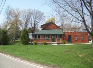 7434 N Tichigan Rd, Waterford, WI 53185