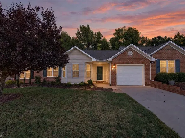 3709 Tartan Ln, Burlington, NC 27215