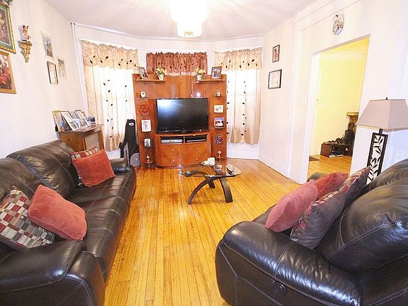 5th image of 266 Westervelt Ave