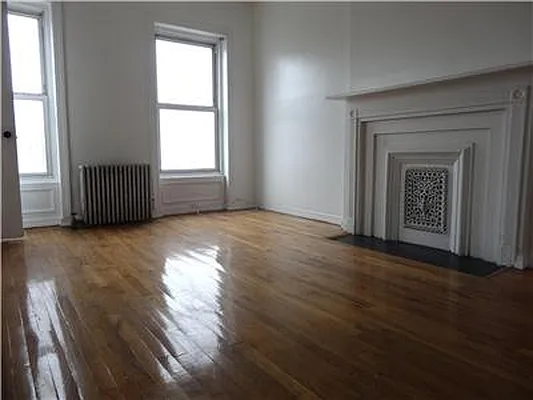 Rented by Triumph Property Group | media 20