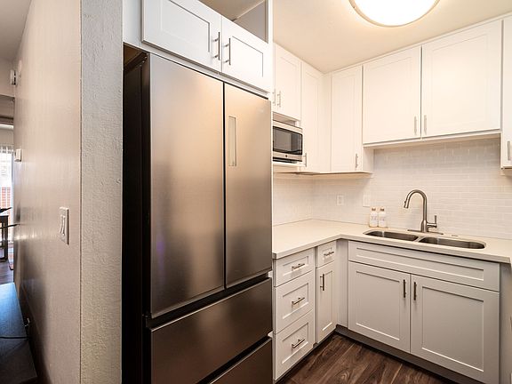 4th image of 3234 E Bellevue St #3204-A