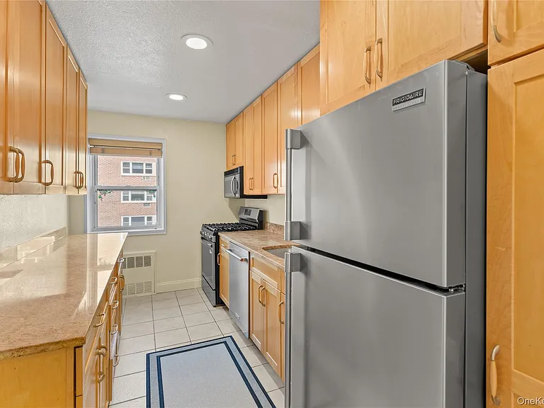 750 Shore Rd #2G — Photo 7