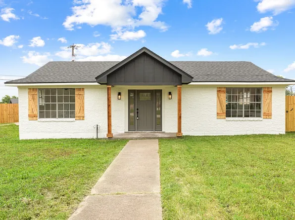 902 S Avenue I, Clifton, TX 76634