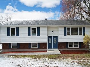 26 Jorge Ln, Wallkill, NY 12589