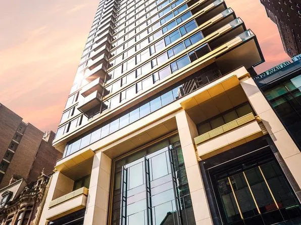 1911 Walnut St #4302, Philadelphia, PA 19103