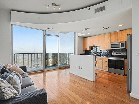 5th image of 361 17th St NW Unit 2308