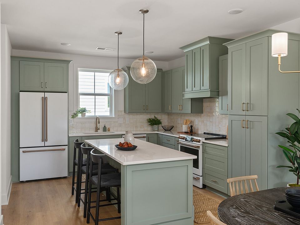1st image of 504 Edwin St #25