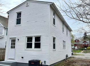 8 Alfred Ct, Stratford, CT 06615