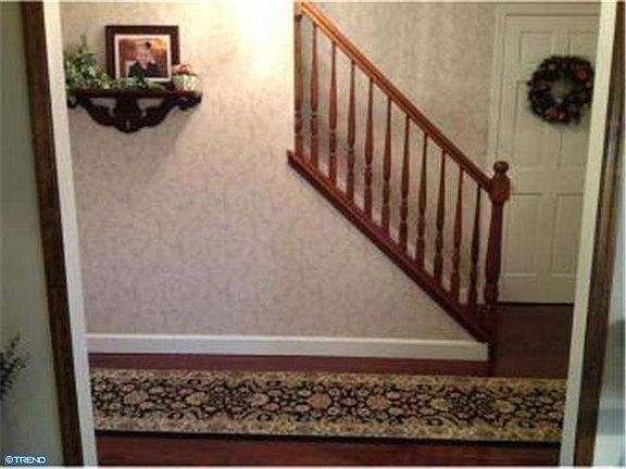 3rd image of 10 Halley Ln