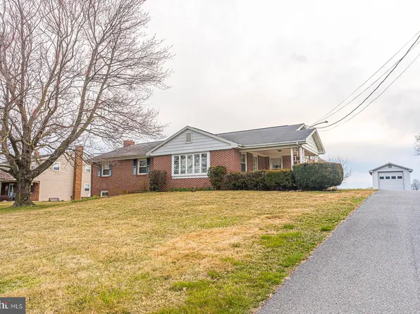 204 Reading Rd, East Earl, PA 17519