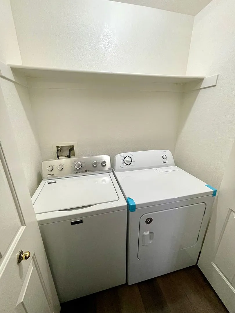 Nice 3 bedroom, 2.5 bathroom home in quiet neighborhood — Photo 4