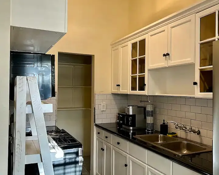 325 W 3rd St #106 — Photo 3