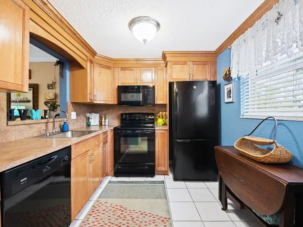 8004 Lagos De Campo Boulevard #C-203, Tamarac, FL 33321