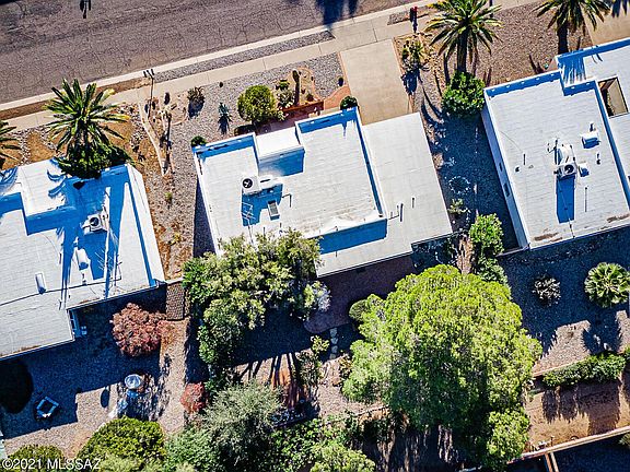 4th image of 1612 S San Luis