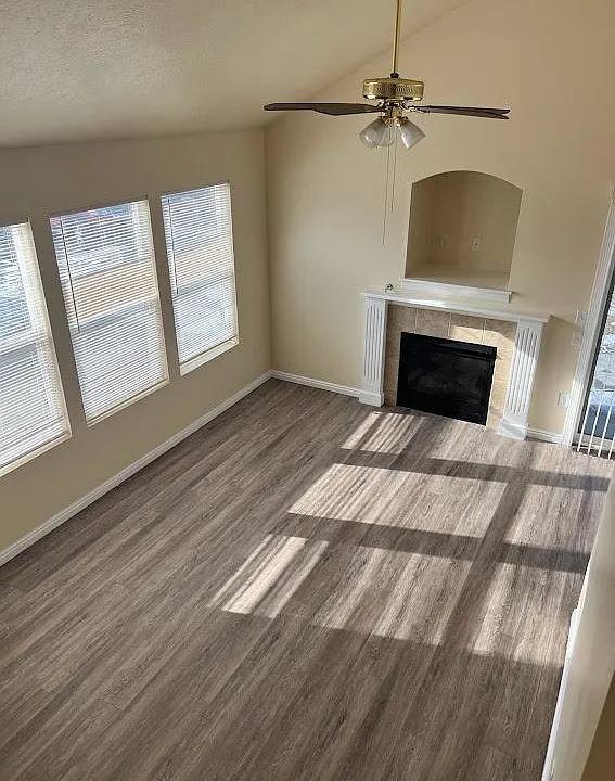 LIVING ROOM WITH GAS FIREPLACE