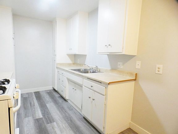4th image of 1750 Newport Ave APT 7