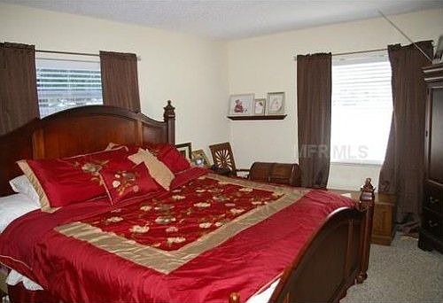5th image of 102 Oakley Ct
