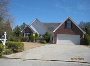 3916 Sugar Tree Ln, Loganville, GA 30052