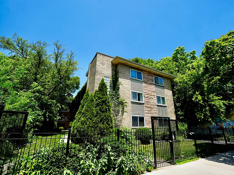 1404 W Estes Ave #2A — Photo 11