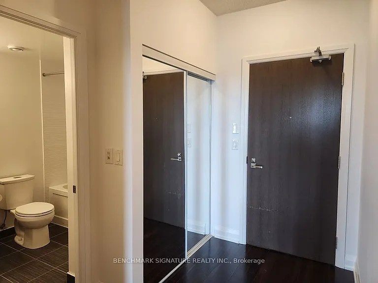 7161 Yonge St #518 — Photo 8