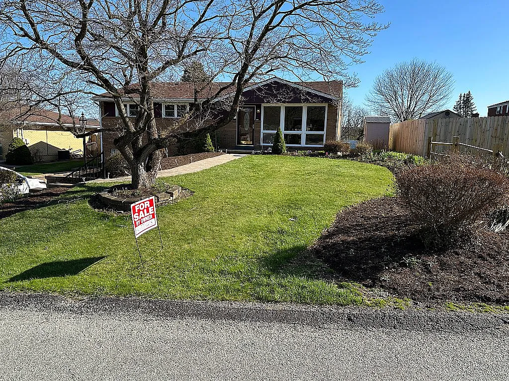 3902 Evergreen Dr photo 1