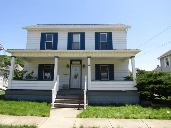 221 S 4th St, West Newton, PA 15089