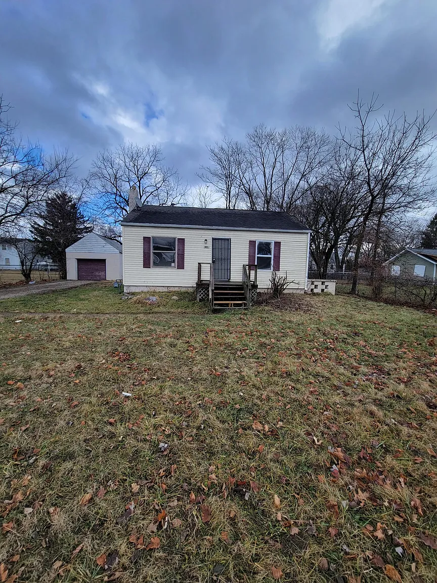2816 Fairwood Ave photo 1