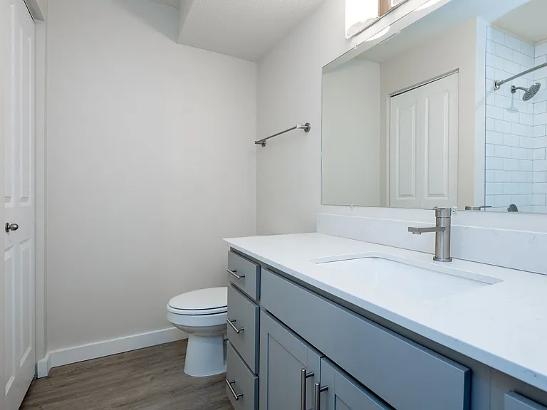 Golfview Apartments — Photo 29