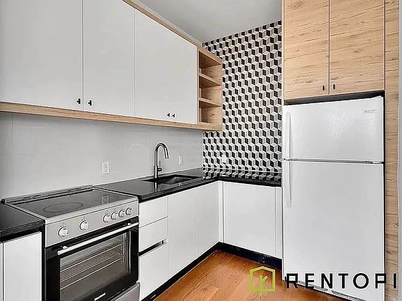 3rd image of 1875 Atlantic Ave #402