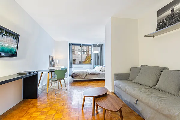 Rented by BARNES New York | media 18