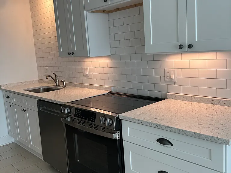 4720 Locust St NE #119 — Photo 5