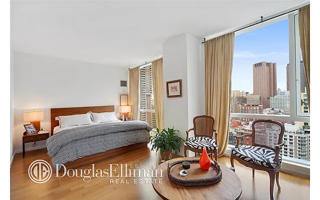 Rented by Douglas Elliman | media 29
